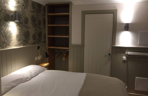Irvine House | Harbour Guest House