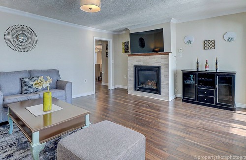 Valentia Cottage | Harbour Haven - 5 BEDS - Heart of Kawartha Lakes