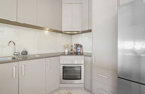 Cullen Bay Apartment | Harbour Haven Penthouse: Marina view, Balcony, BBQ