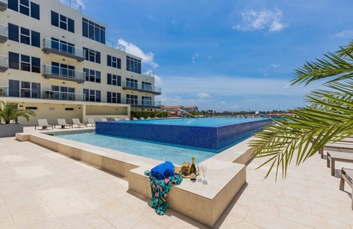 Oranjestad Condo | Harbour House