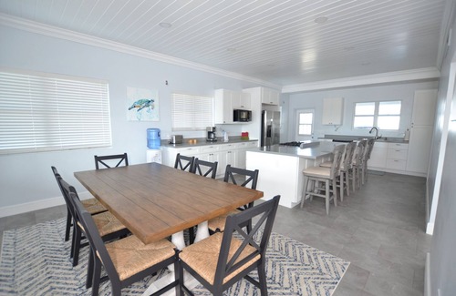 Spanish Wells Villa | HARBOUR HOUSE - Dock Included! Brand New Interior! Beautiful Beach nearby.