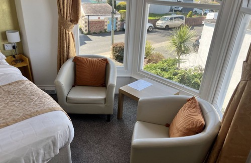 Roundham Bed & Breakfast | Harbour Lodge B&B