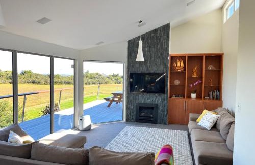 Strahan House | Harbour Lookout