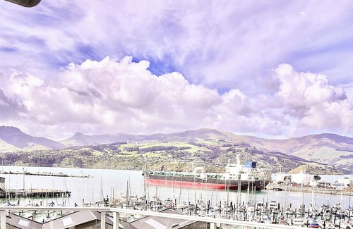 Lyttelton House | Harbour/marina views in Lyttelton, out door bath,15 mins from Christchurch