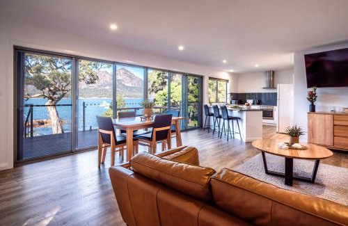Coles Bay House | Harbour Master