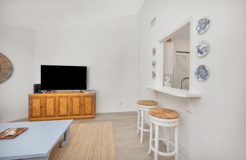 East Beach House | Harbour Oaks #310