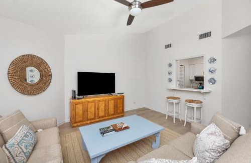 East Beach House | Harbour Oaks #310