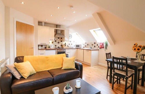 Weymouth Cottage | HARBOUR REACH 6, romantic, character holiday cottage in Weymouth