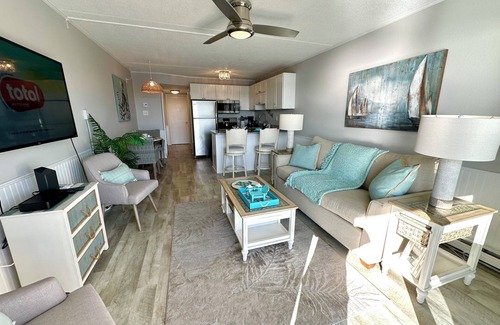 Heron Harbour Isle Condo | Harbour Sails Paradise: Panoramic Waterfront Views, Stunning Sunsets & Sunrises