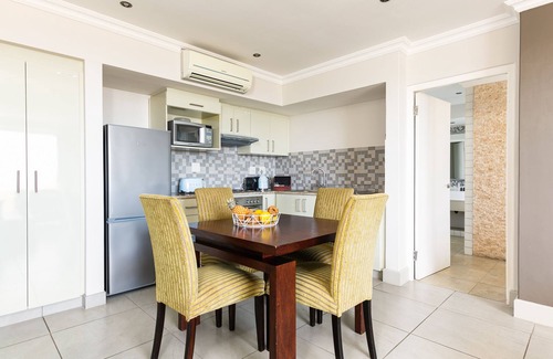 Hermanus City-Centre Hotel | Harbour Square Hotel
