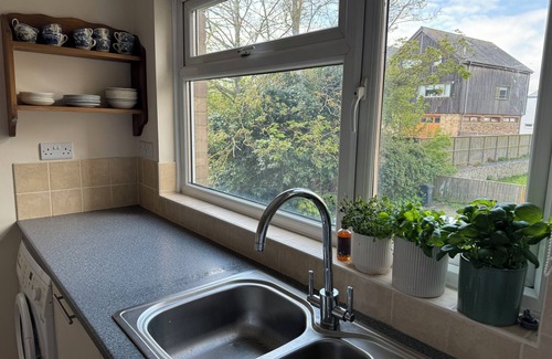 Bembridge House | Harbour Strand, seaside holiday home, close to the harbour. Pet friendly