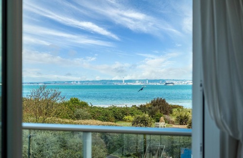 Bembridge House | Harbour Strand - sleeps 6 guests in 3 bedrooms