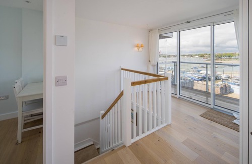 Bembridge House | Harbour Strand - sleeps 6 guests in 3 bedrooms