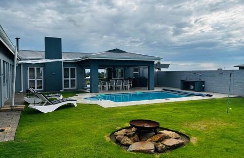 Vaal Marina House | Harbour Town 12 Sleeper