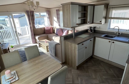 Hamworthy House | Harbour View - 6 Berth Family Caravan - Rockley Park, Haven. Anchors Rest