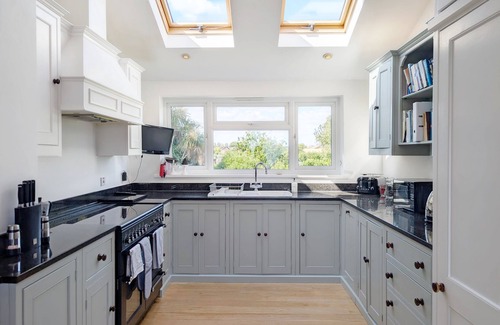 Emsworth Cottage | Harbour View - Coming Soon - a town house that sleeps 8 guests in 4 bedrooms