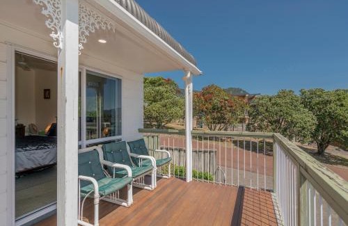 Pauanui House | Harbour View Haven - Pauanui Holiday Home