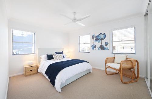 Balmain Apartment | Harbour view huge 2 bedroom entire residence.