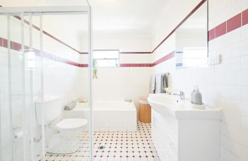 Balmain Apartment | Harbour view huge 2 bedroom entire residence.