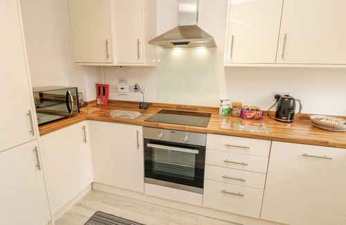 Poole Cottage | HARBOUR VIEW POOLE, family friendly, country holiday cottage in Poole