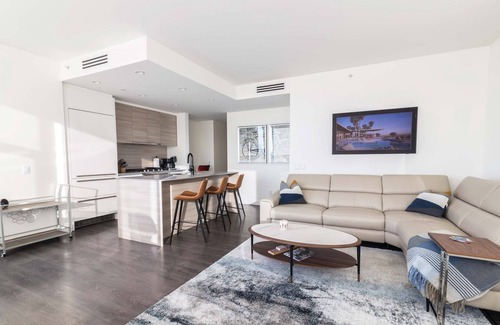 Victoria Condo | Harbour Views-Beautiful Suite, Exceptional Views, AC and lots of Amenities by Victoria Prime!