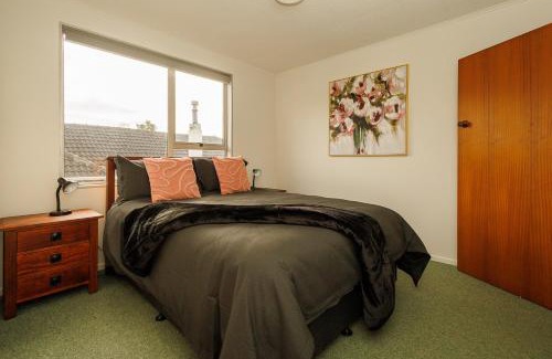 Tauranga South Apartment | Harbour Views