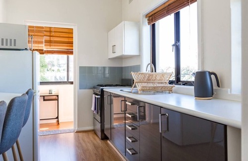 McMahons Point Apartment | Harbourfront Art Deco Hall Sought after in Sydney