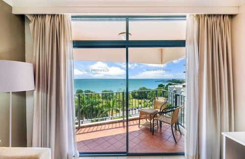 Darwin City Centre Apartment | Harbourfront Living with Views to Write Home About