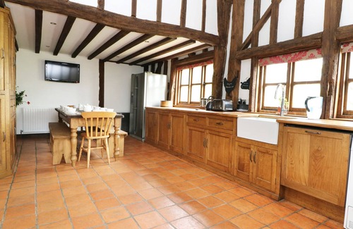 St Michaels Cottage | HARBOURNE OAST, family friendly, with open fire in St Michaels, Kent