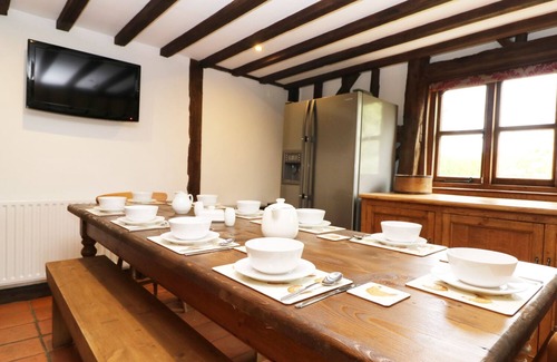 St Michaels Cottage | HARBOURNE OAST, family friendly, with open fire in St Michaels, Kent