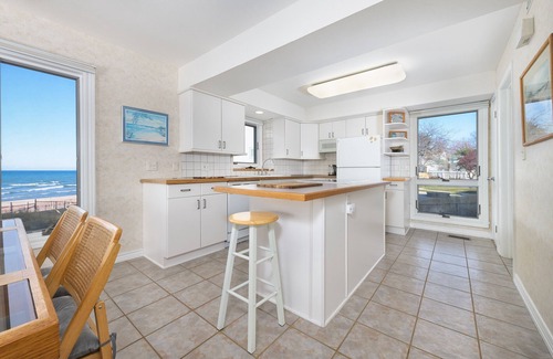 South Haven Condo | Harbours #4 - Lake front, pool, private beach