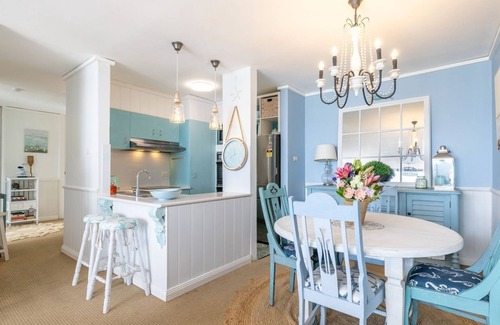 Port Stephens Council Apartment | Harbourside 14, 3-7 Soldiers Point Rd - waterfront magic