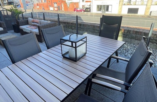 Canon's Marsh Apartment | Harbourside Hideaway - Superb Flat With Terrace