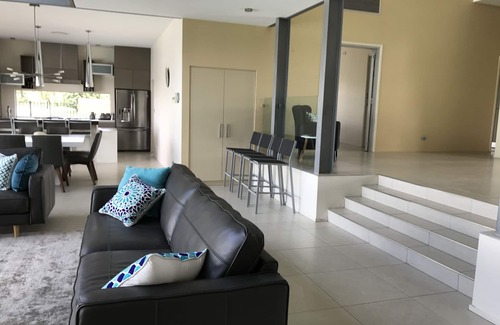 Cardwell House | HARBOURSIDE LUXURY AT PORT HINCHINBROOK