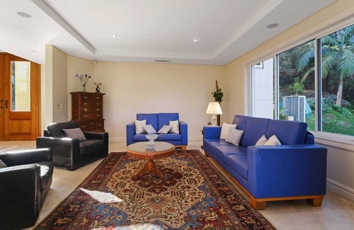 Seaforth House | Harbourview Heaven Spacious Luxury Retreat