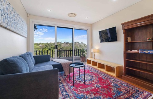 Seaforth House | Harbourview Heaven Spacious Luxury Retreat