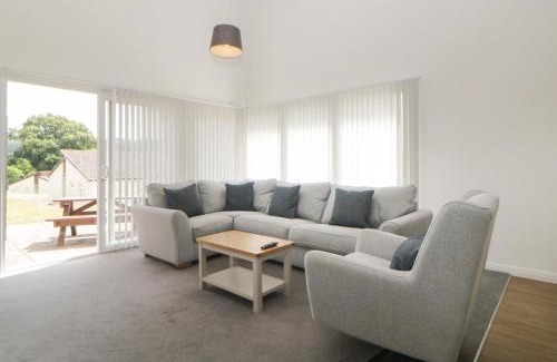 Heligan House | Harcombe House Bungalow 8