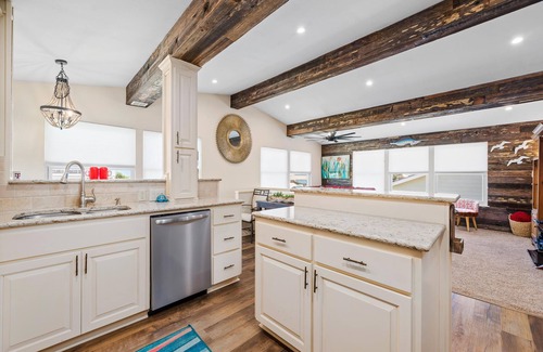 Palm Harbor House | Hard Heads Headquarters | Dock + Fishing Lights