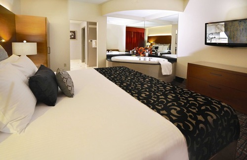 Catoosa Resort | Hard Rock Hotel and Casino Tulsa