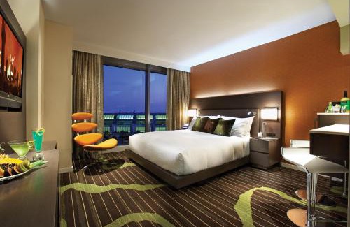 Gaslamp Quarter Hotel | Hard Rock Hotel San Diego