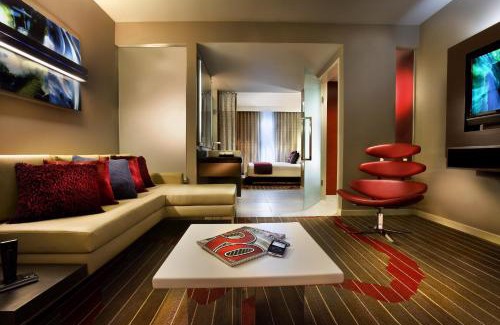 Gaslamp Quarter Hotel | Hard Rock Hotel San Diego