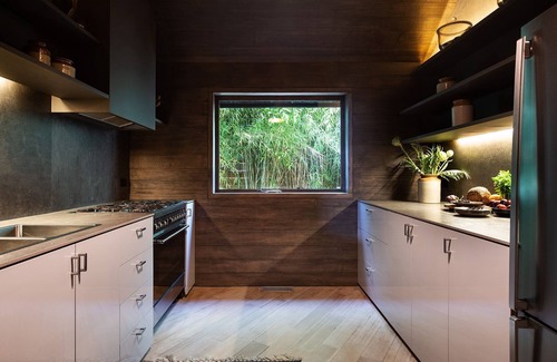 Daylesford House | Hardwood House - Award Winning Architectural Home - Walking distance to Botanic Gardens!