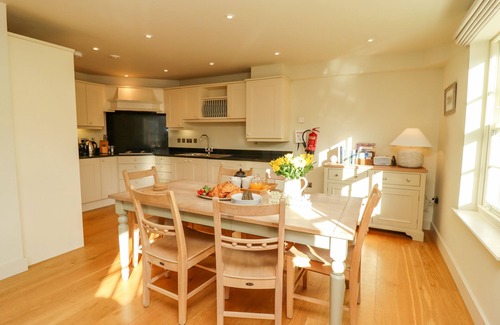 Sandsend Cottage | HAREBELL, pet friendly, luxury holiday cottage in Sandsend