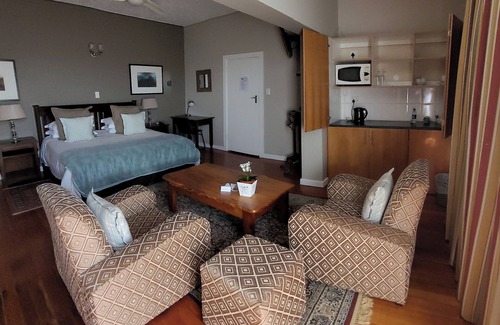Nahoon Bed & Breakfast | Harewood Lodge