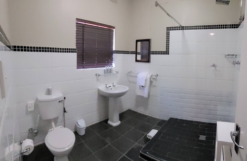 Nahoon Bed & Breakfast | Harewood Lodge