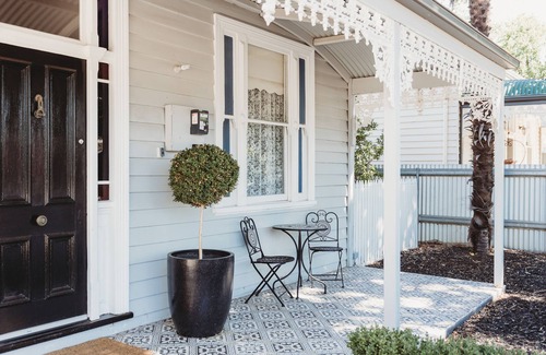 Bendigo House | Hargreaves Cottage - close to CBD