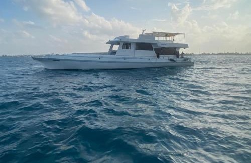 Farukolhufushi Island Hotel | Hariana Safari Boat