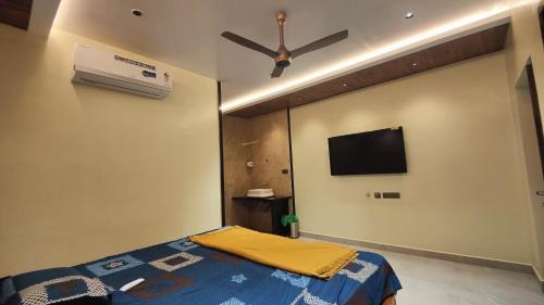 Antarvedi Resort | harithasahasra beach resort