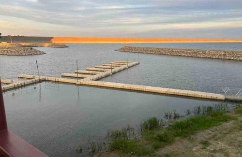 Republican City House | Harlan County Lake Retreat