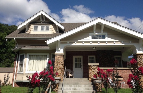 Dayhoit House | Harlan, KY GuestHouse 300 Vacation/Weddings/Events (Cole Mansion)